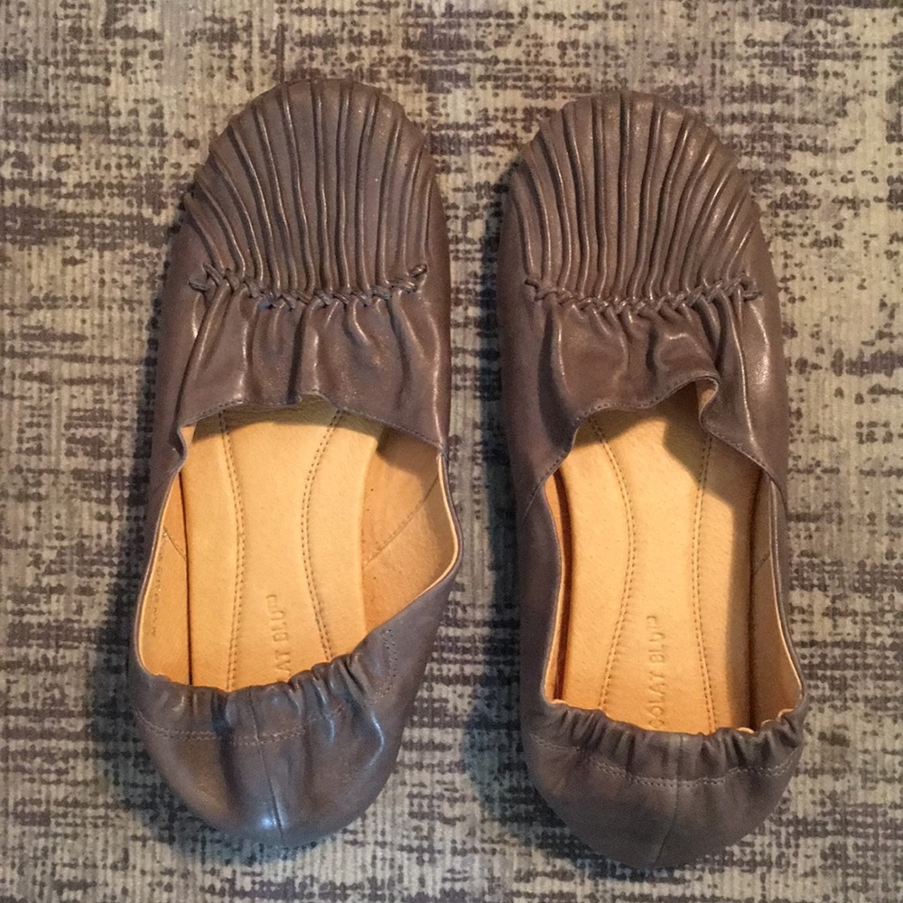 ChocolaT Blu olive green leather slip on’s 8.5